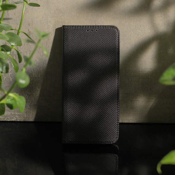 Smart Magnet case for Motorola Moto G84 black